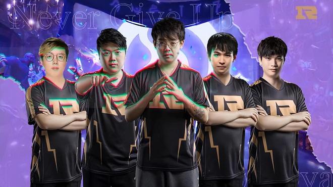 主教练与助 主教练与助